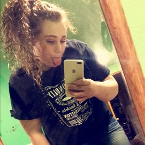 Meet your Posher, Jenelle